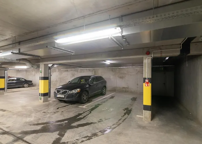 Apartament Z Dwoma Sypialniami I Z Miejscem Postojowym